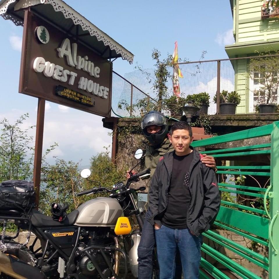 Alpine Guest House Gangtok Buitenkant foto